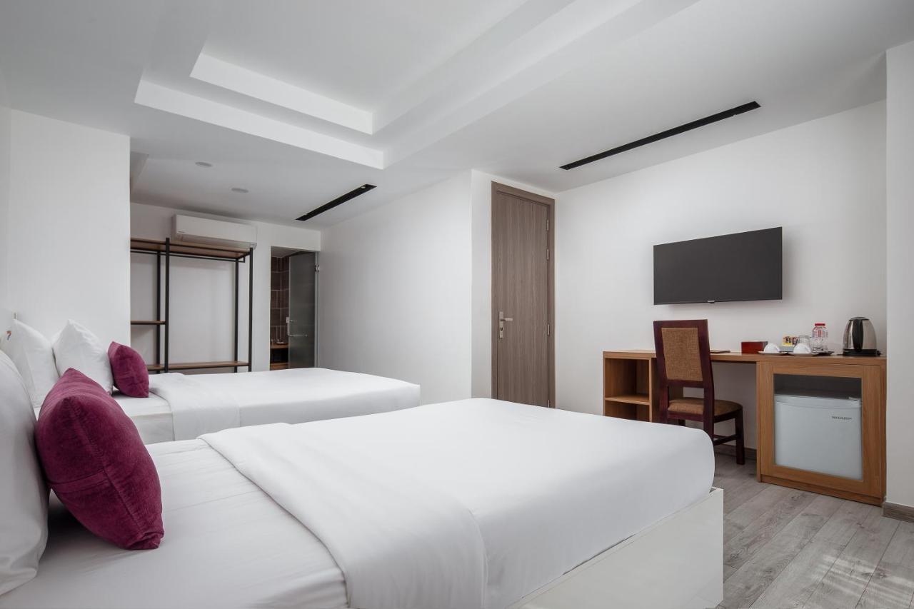 คิง แกรนด์ บูทิค โฮเต็ล Hotel พนมเปญ ภายนอก รูปภาพ