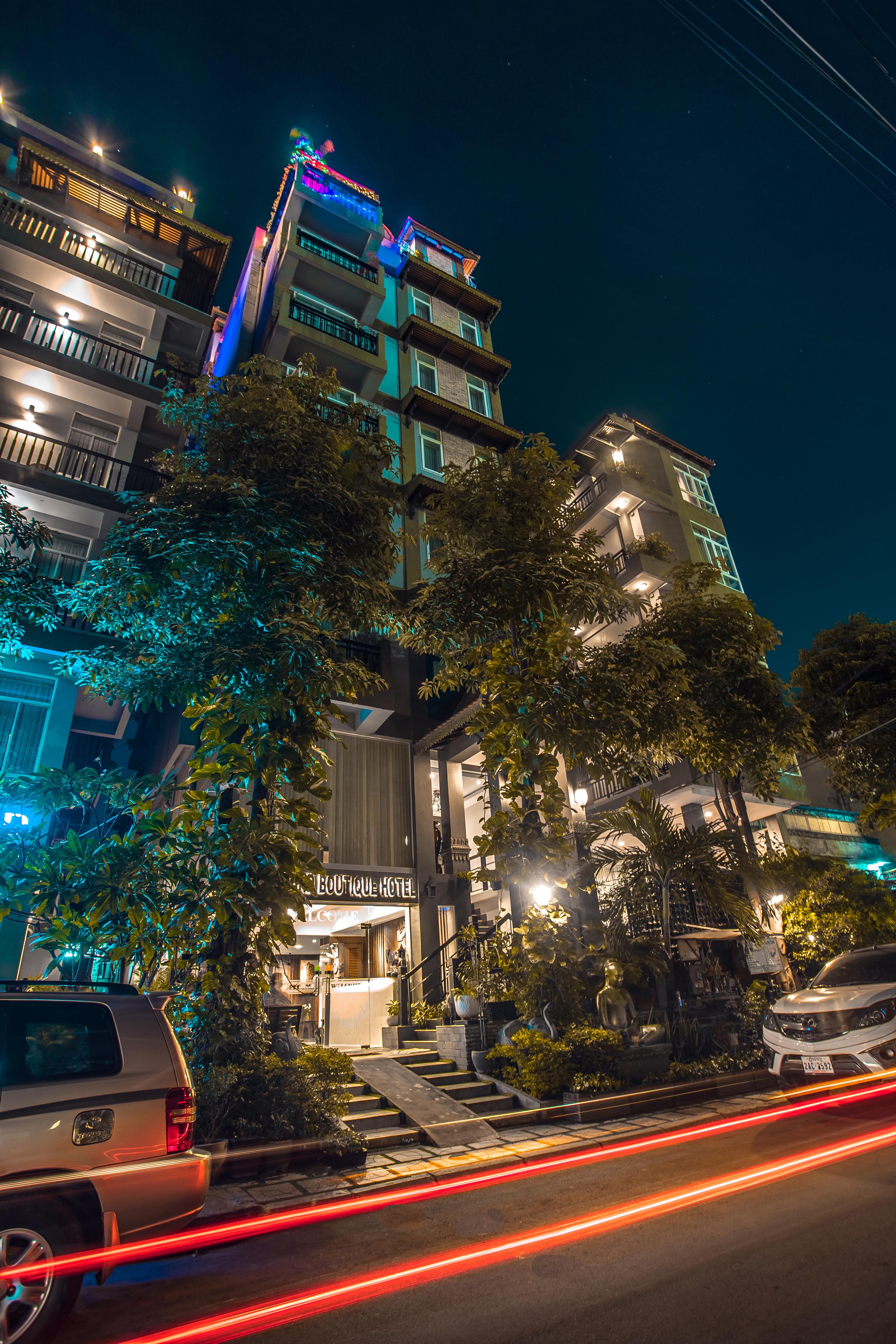 คิง แกรนด์ บูทิค โฮเต็ล Hotel พนมเปญ ภายนอก รูปภาพ