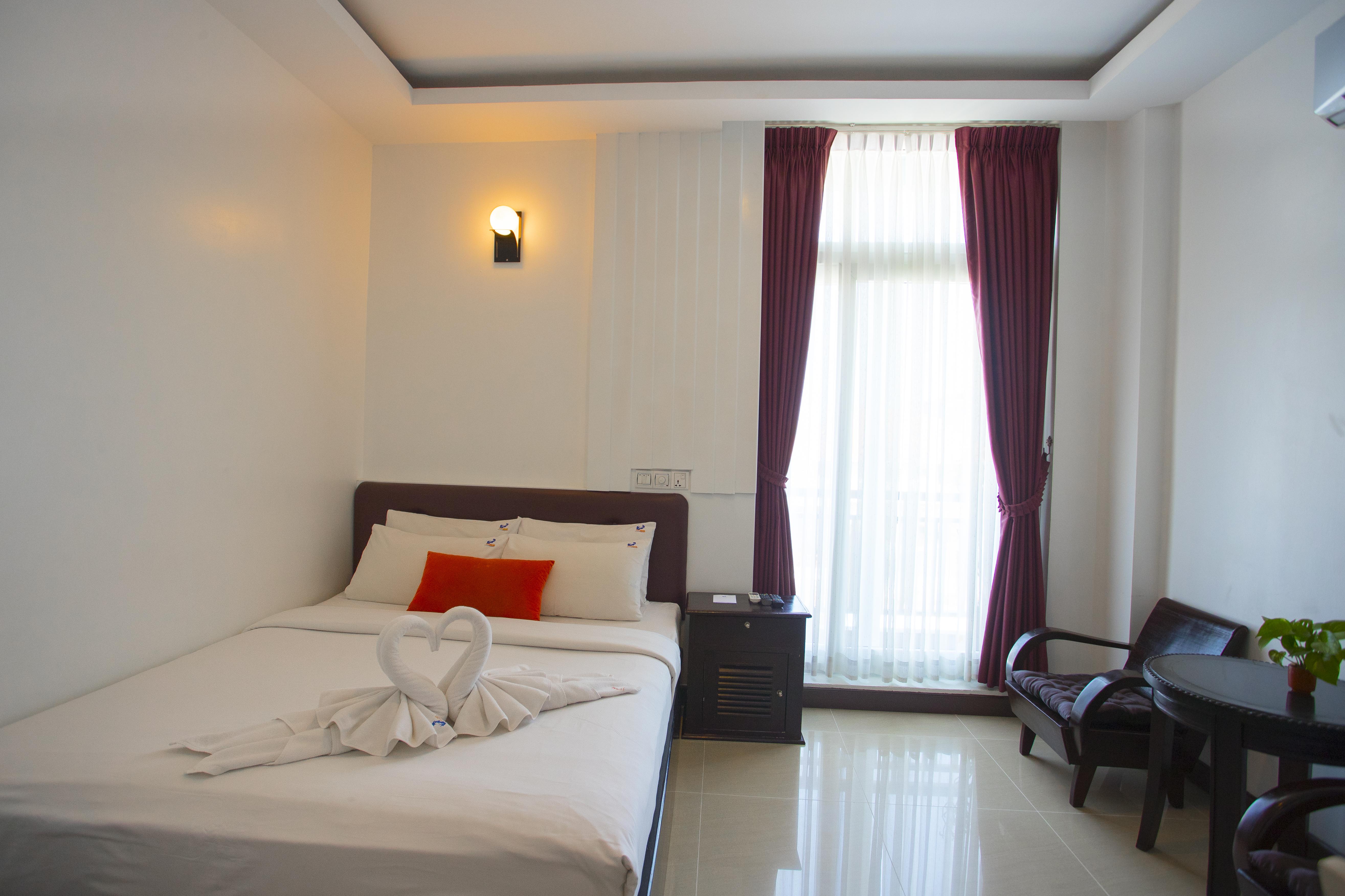 คิง แกรนด์ บูทิค โฮเต็ล Hotel พนมเปญ ภายนอก รูปภาพ