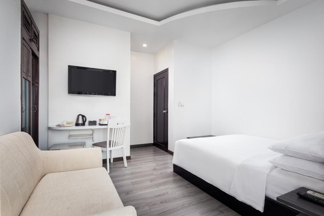 คิง แกรนด์ บูทิค โฮเต็ล Hotel พนมเปญ ภายนอก รูปภาพ