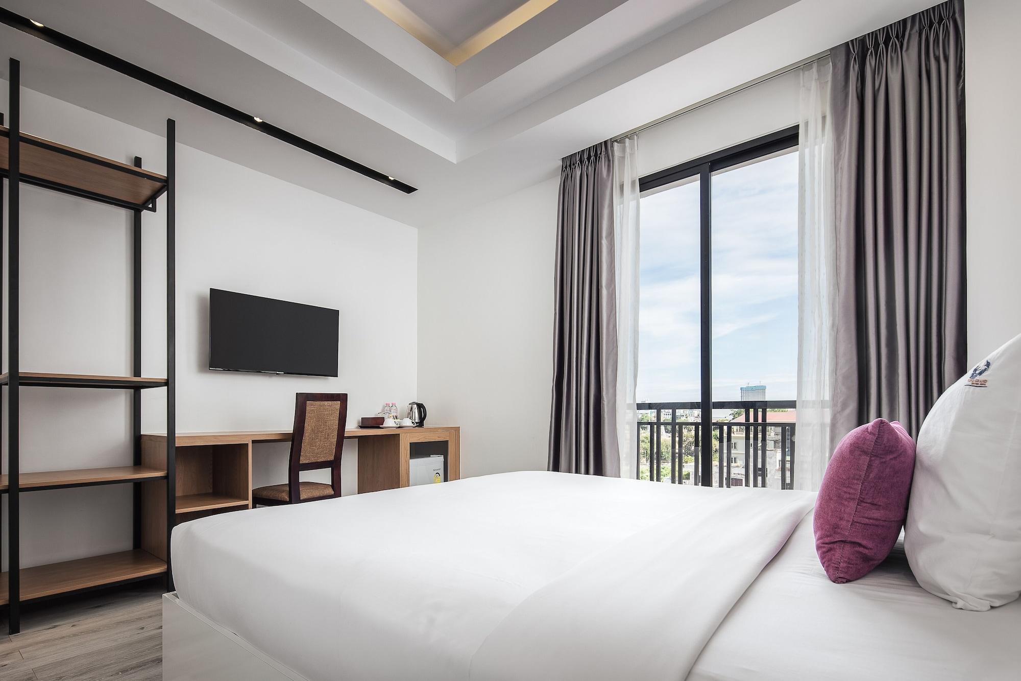 คิง แกรนด์ บูทิค โฮเต็ล Hotel พนมเปญ ภายนอก รูปภาพ