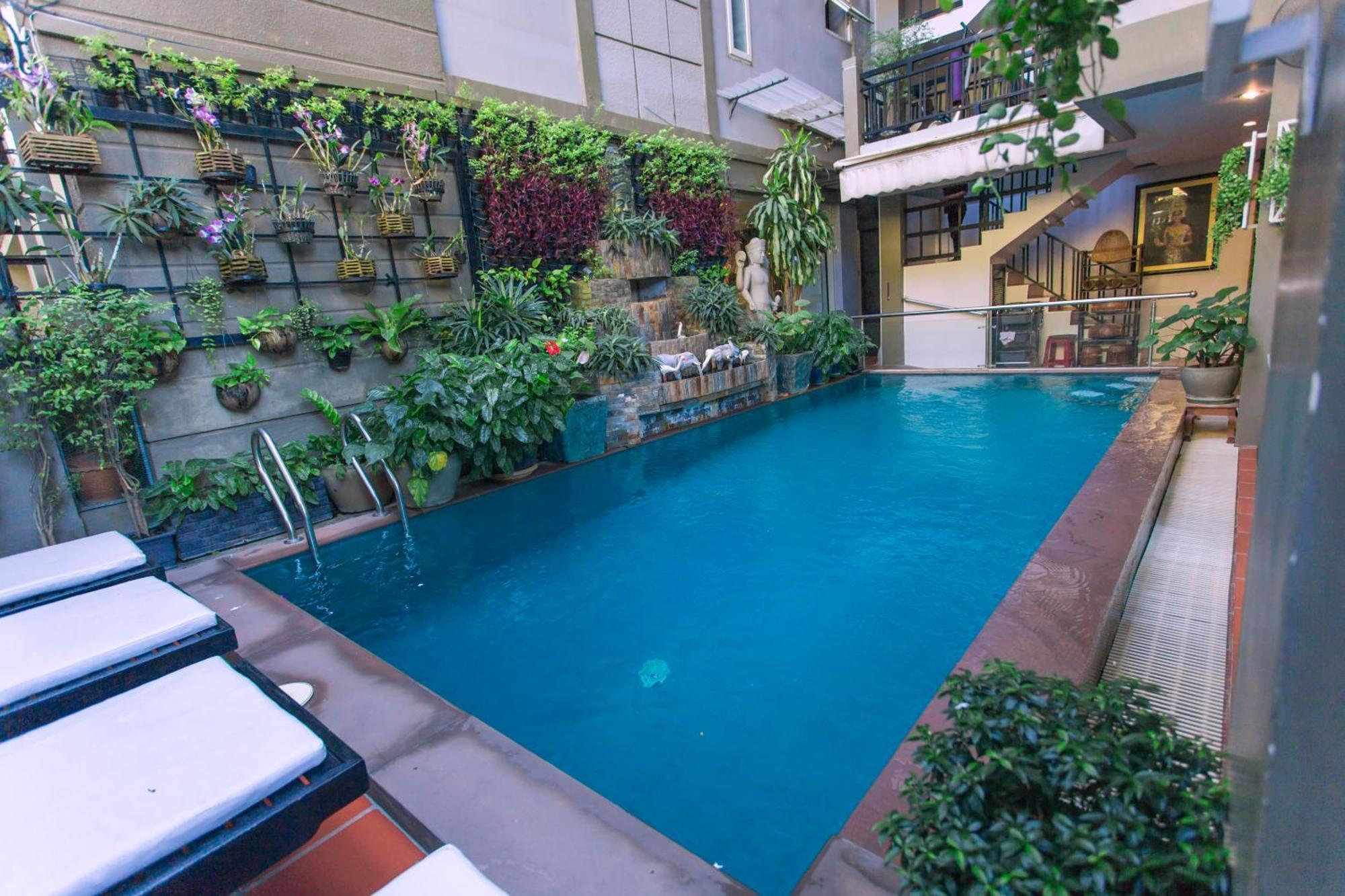 คิง แกรนด์ บูทิค โฮเต็ล Hotel พนมเปญ ภายนอก รูปภาพ